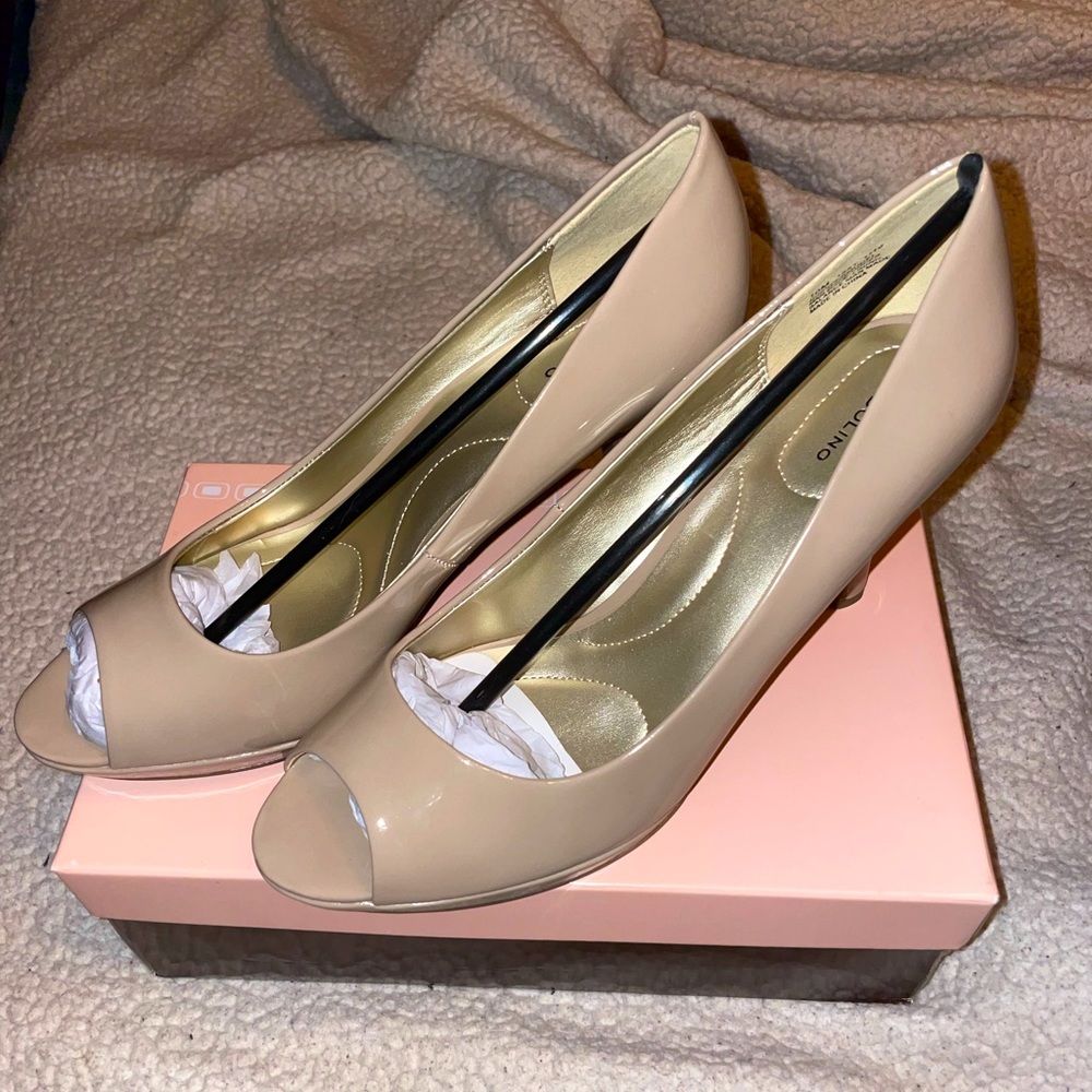 Bandolino Rainaa Women's Peep Toe Platform Pump